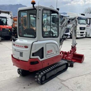 TAKEUCHI TB225